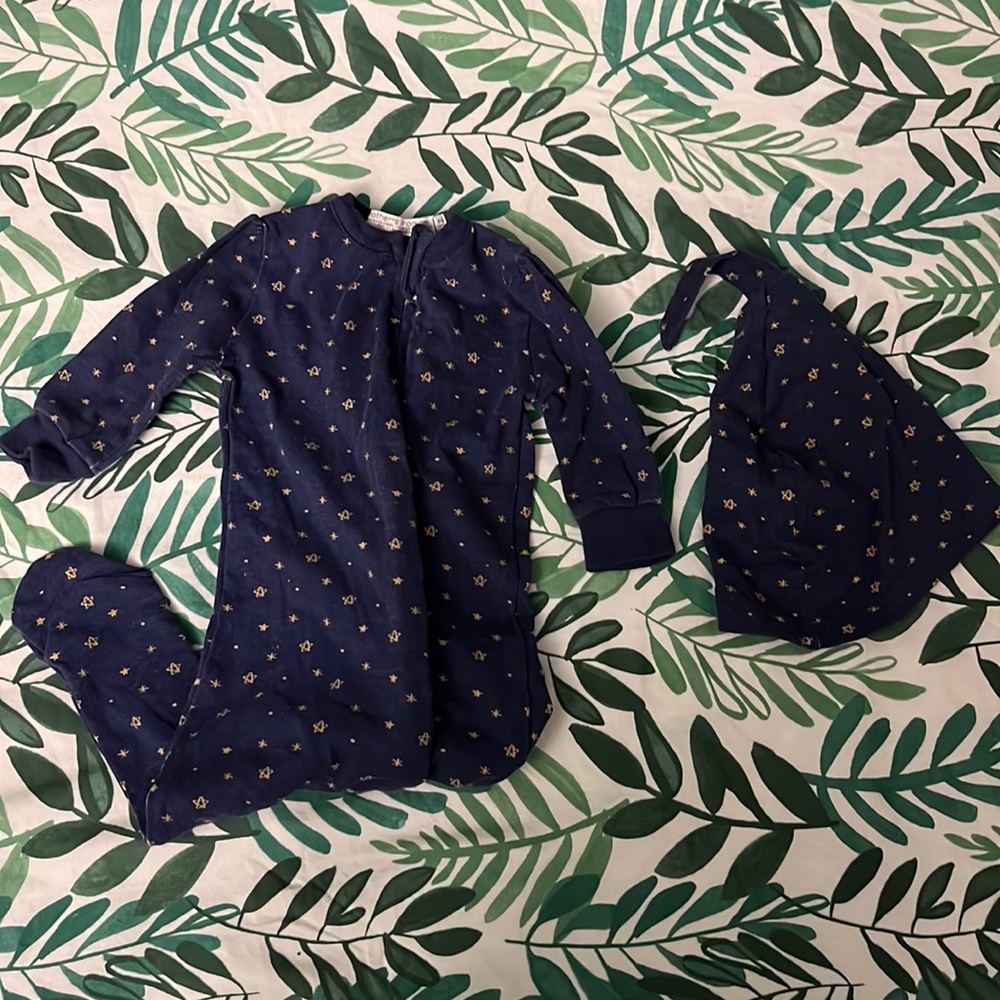 Dark blue stars onesie with hat